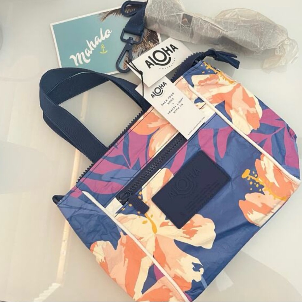 ALOHAS Navy and Peach Floral Tote
